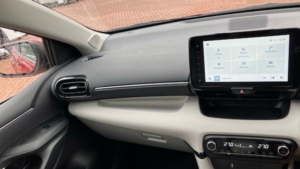 Used Toyota Yaris 2023 for sale - 76263143: Photo 42