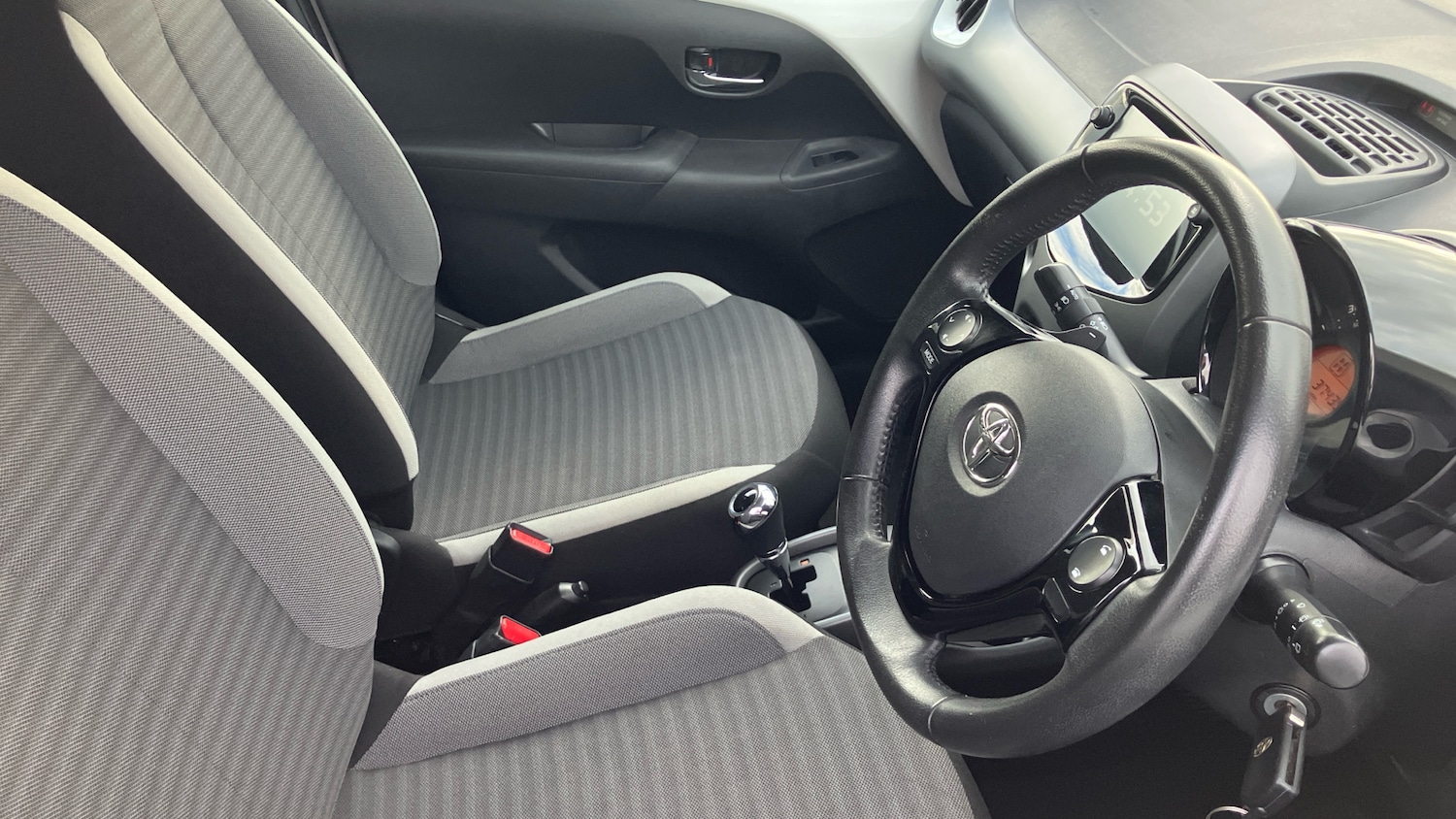 Used Toyota AYGO 2019 for sale - 76363317: Photo 11