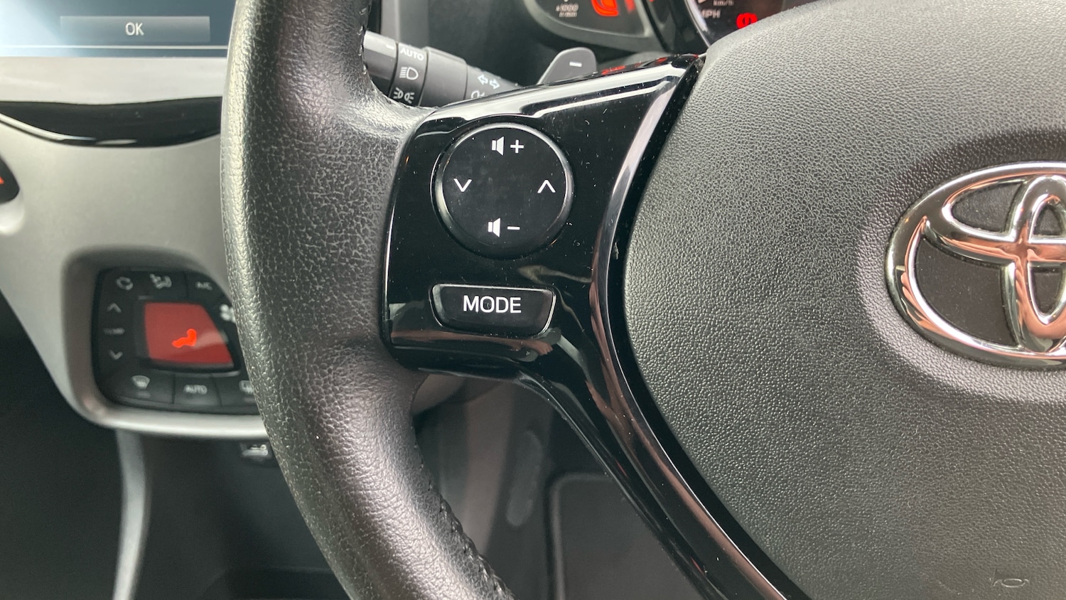 Used Toyota AYGO 2019 for sale - 76363317: Photo 36