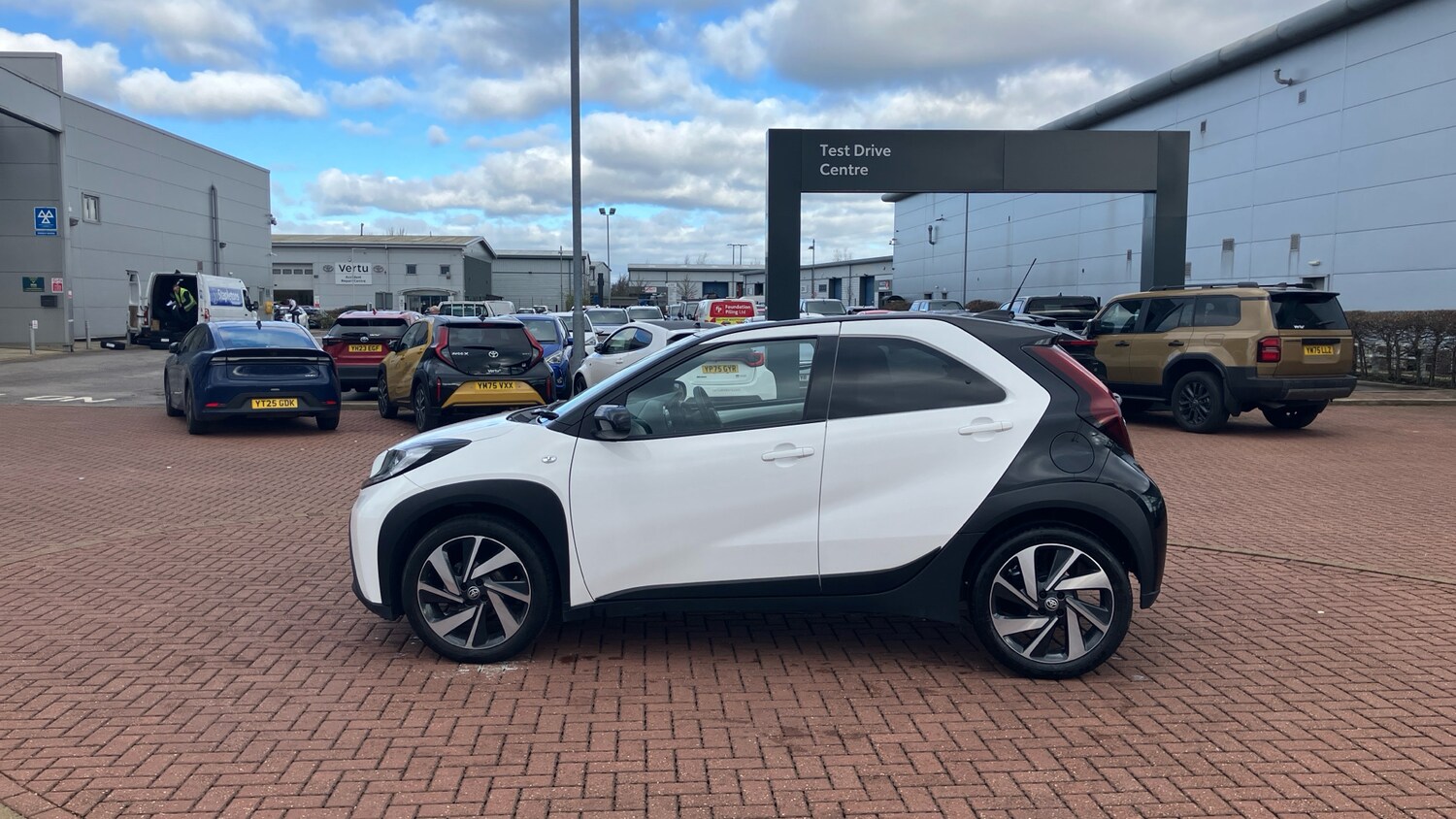 Used Toyota Aygo X 2023 for sale - 77915370: Photo 32