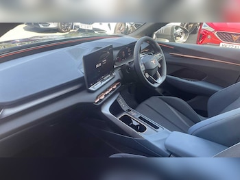 Used Cupra Terramar 2025 for sale - 76110979: Photo 2