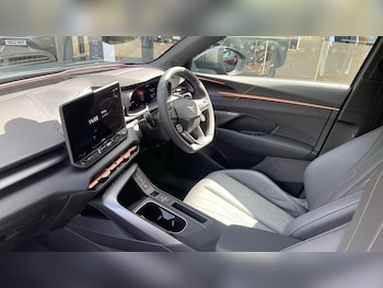 Used Cupra Terramar 2025 for sale - 76110943: Photo 2