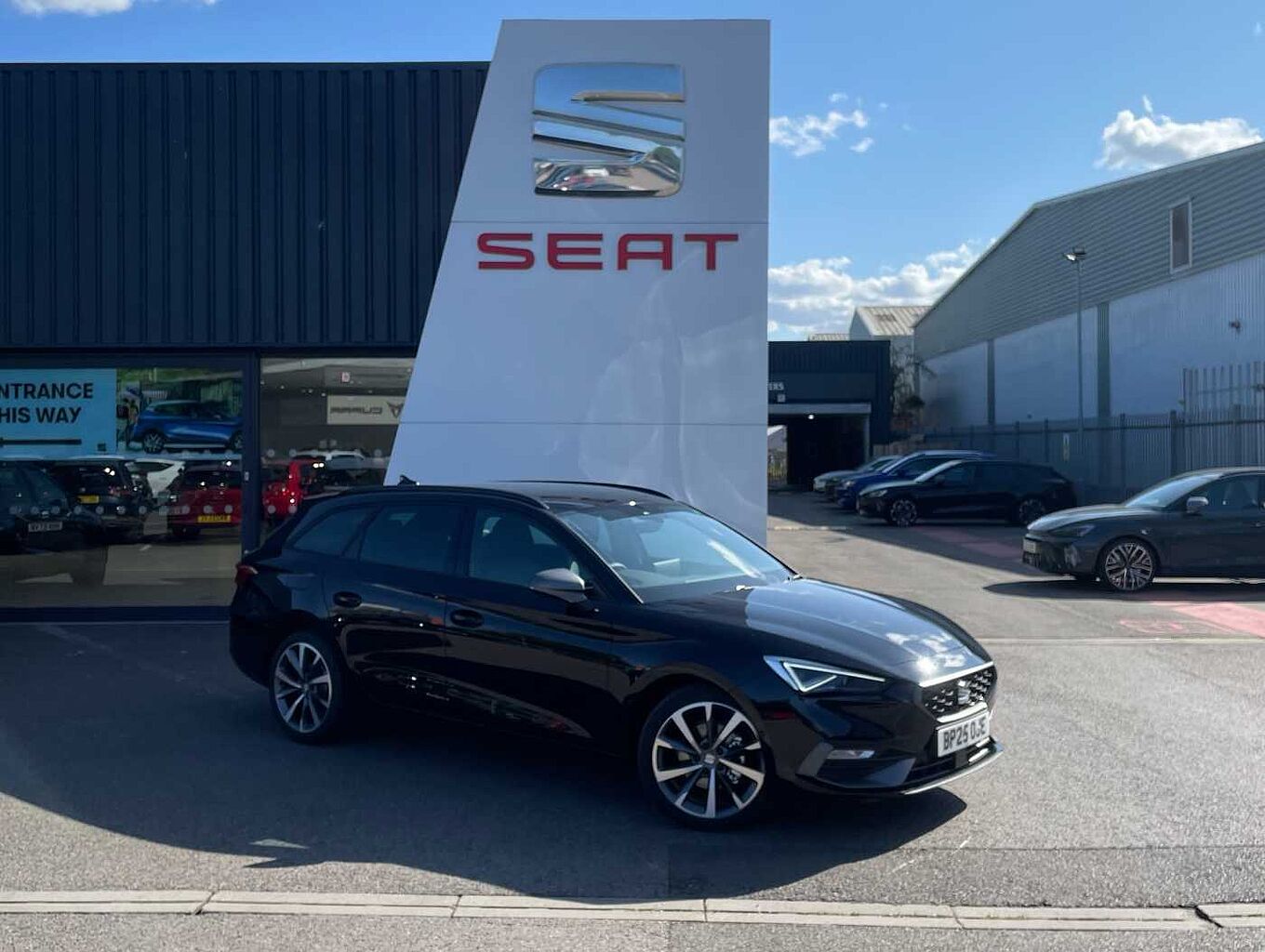 Used SEAT Leon 2025 for sale - 76111019: Photo 1
