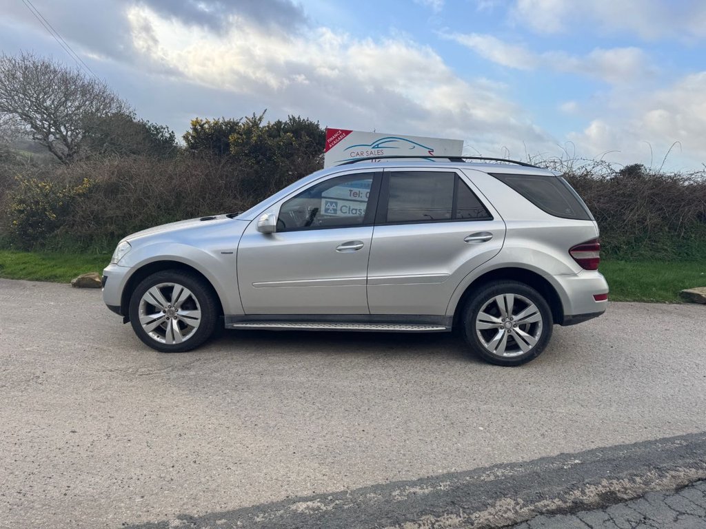 Used Mercedes-Benz M Class 2009 for sale - 77571947: Photo 2