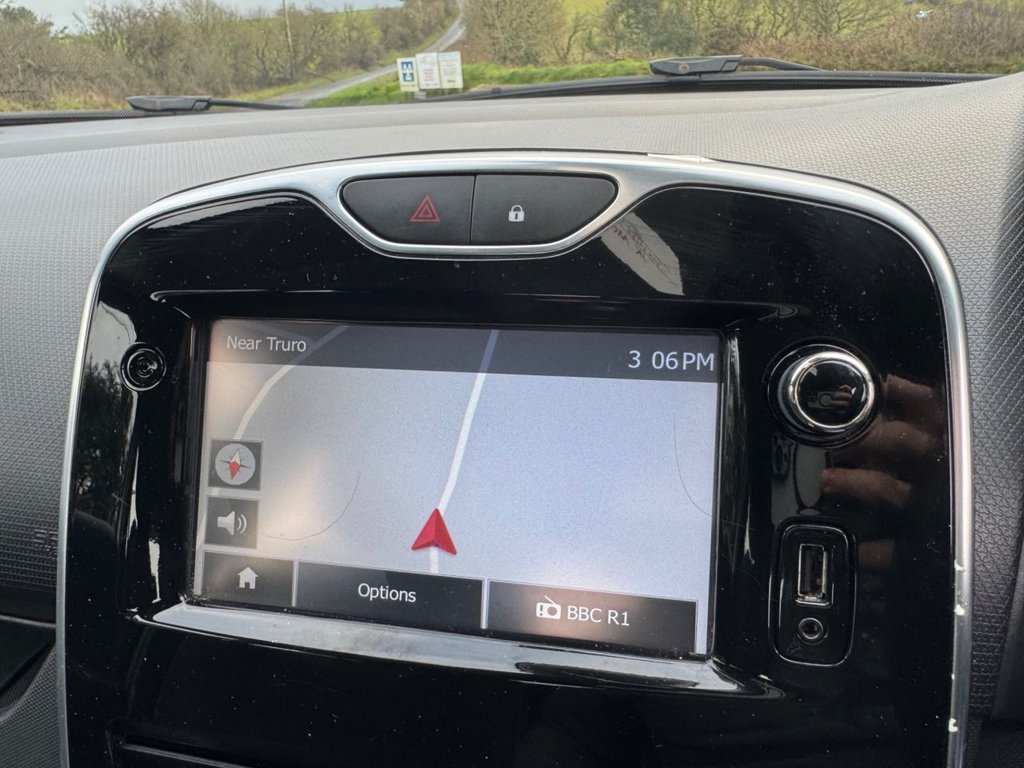 Used Renault Clio 2015 for sale - 77507770: Photo 38