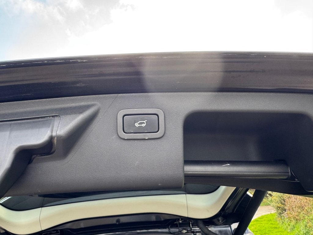 Used Land Rover Discovery Sport 2018 for sale - 77384610: Photo 42