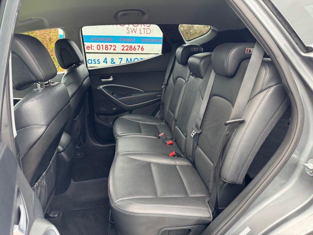 Used Hyundai Santa Fe 2018 for sale - 76950684: Photo 25