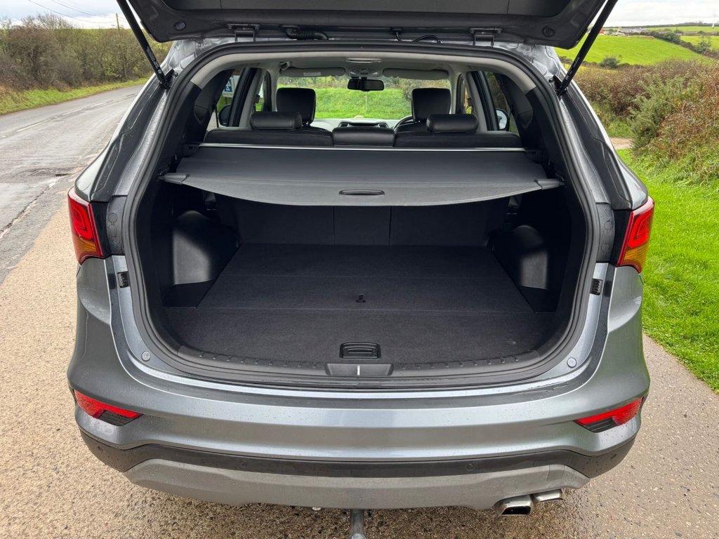 Used Hyundai Santa Fe 2018 for sale - 76950684: Photo 29