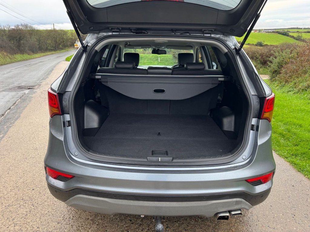 Used Hyundai Santa Fe 2018 for sale - 76950684: Photo 30