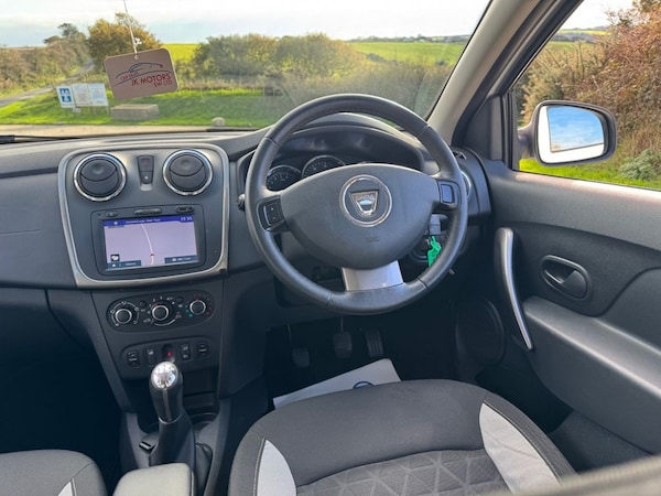 Used Dacia Sandero Stepway 2016 for sale - 76266957: Photo 24