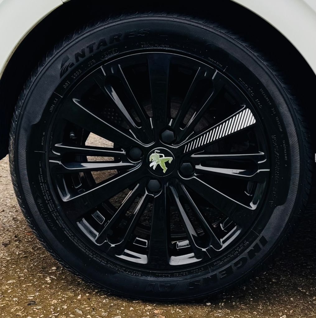 Used Peugeot 208 2017 for sale - 76559325: Photo 16