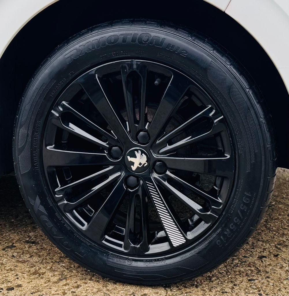 Used Peugeot 208 2017 for sale - 76559325: Photo 19