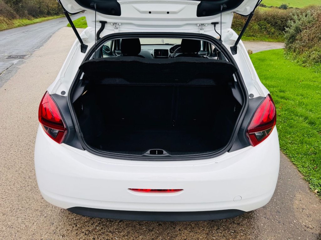 Used Peugeot 208 2017 for sale - 76559325: Photo 28