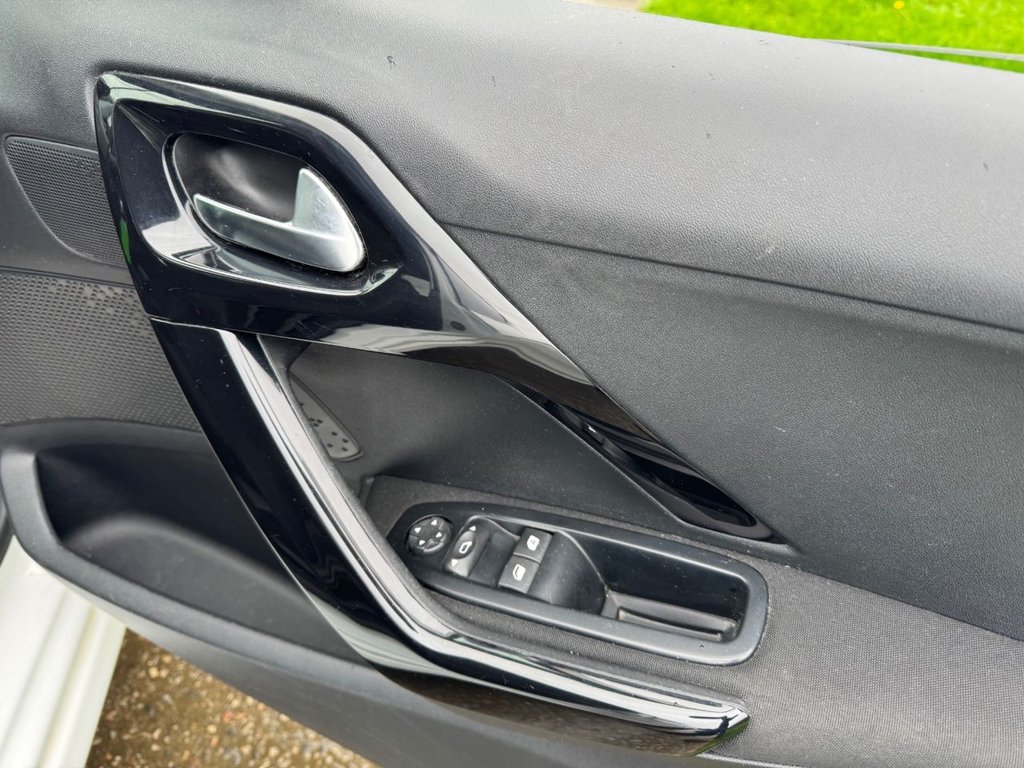 Used Peugeot 208 2017 for sale - 76559325: Photo 34