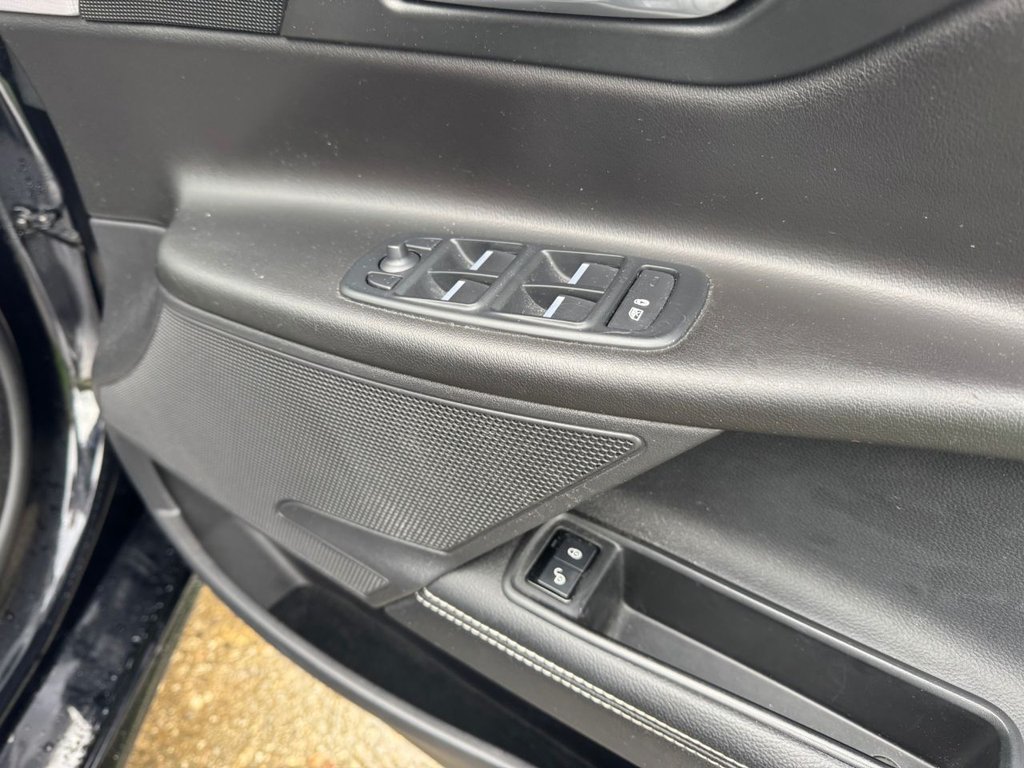 Used Jaguar XE 2018 for sale - 76950644: Photo 34