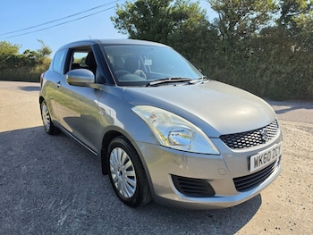 Used Suzuki Swift 2010 for sale - 79210307: Photo