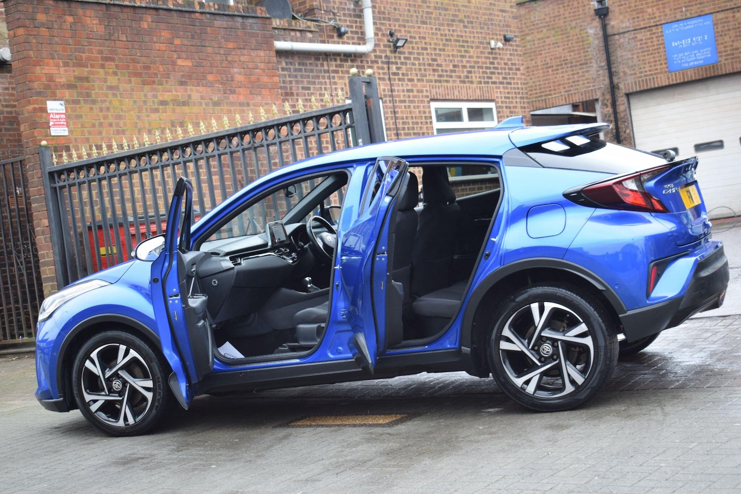 Used Toyota C-HR 2023 for sale - 77612538: Photo 10