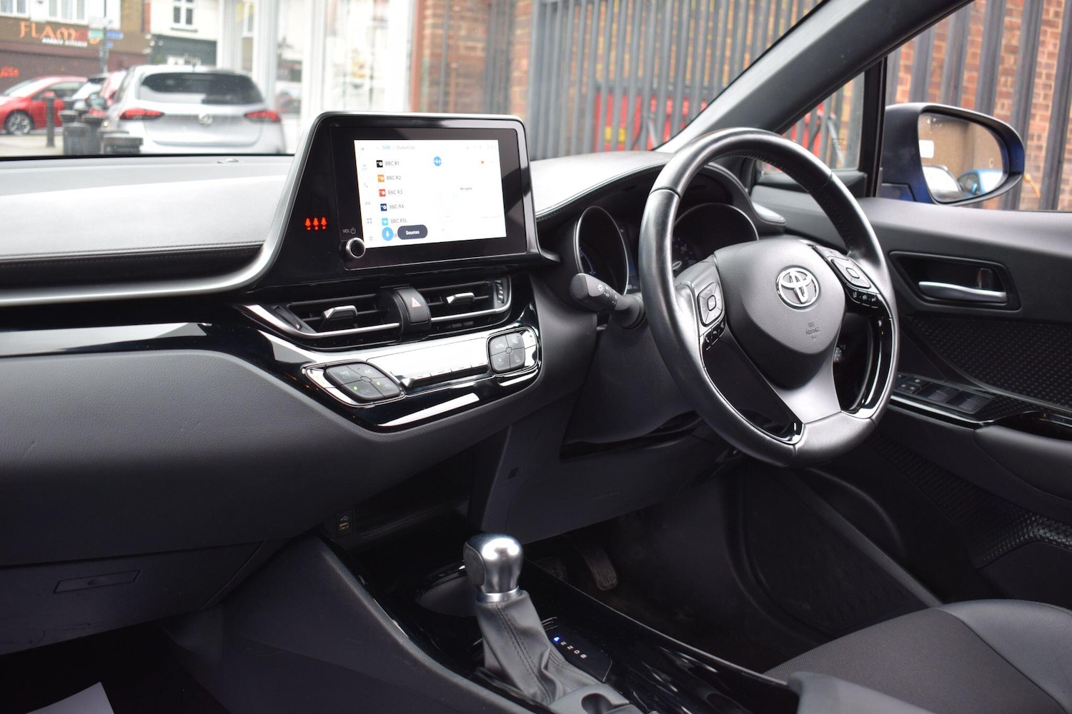 Used Toyota C-HR 2023 for sale - 77612538: Photo 2