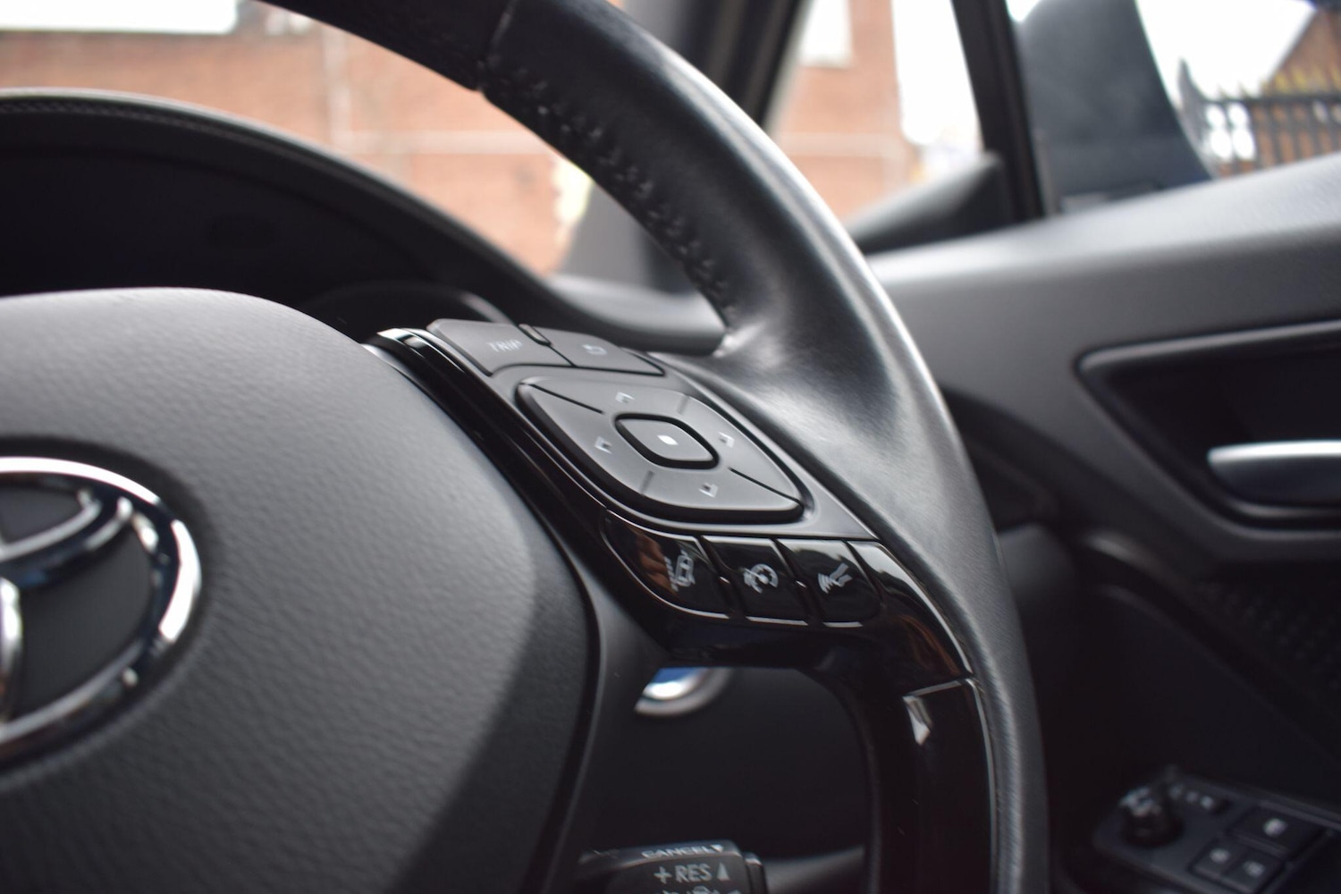 Used Toyota C-HR 2023 for sale - 77612538: Photo 27