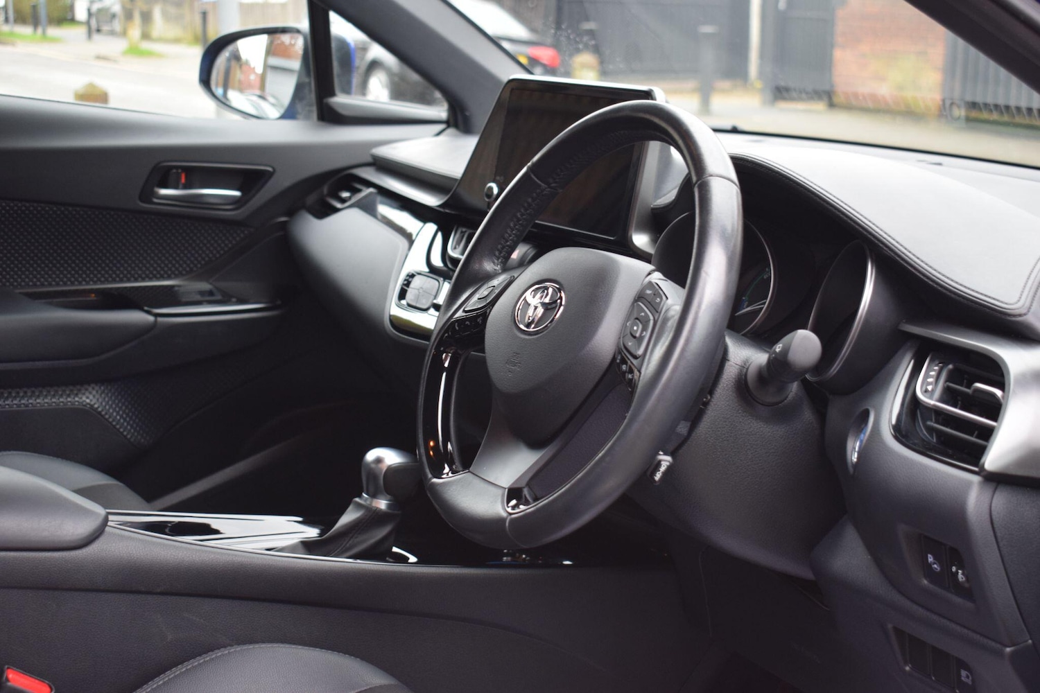 Used Toyota C-HR 2023 for sale - 77612538: Photo 5
