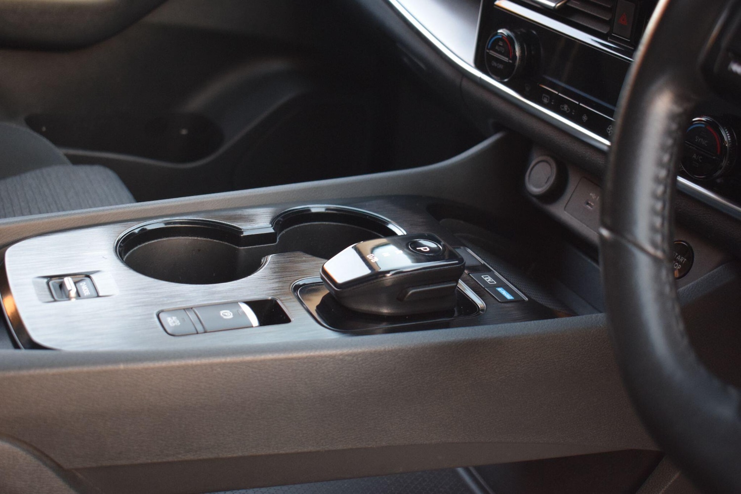 Used Nissan X-Trail for sale - 77016222: Photo 25