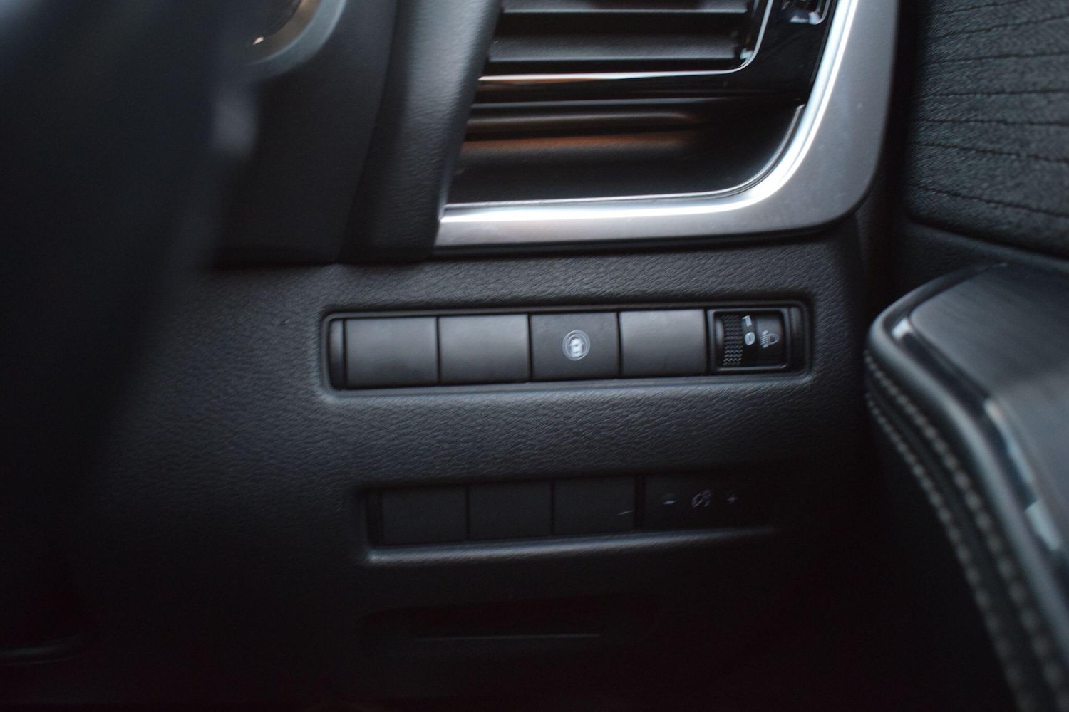 Used Nissan X-Trail for sale - 77016222: Photo 52