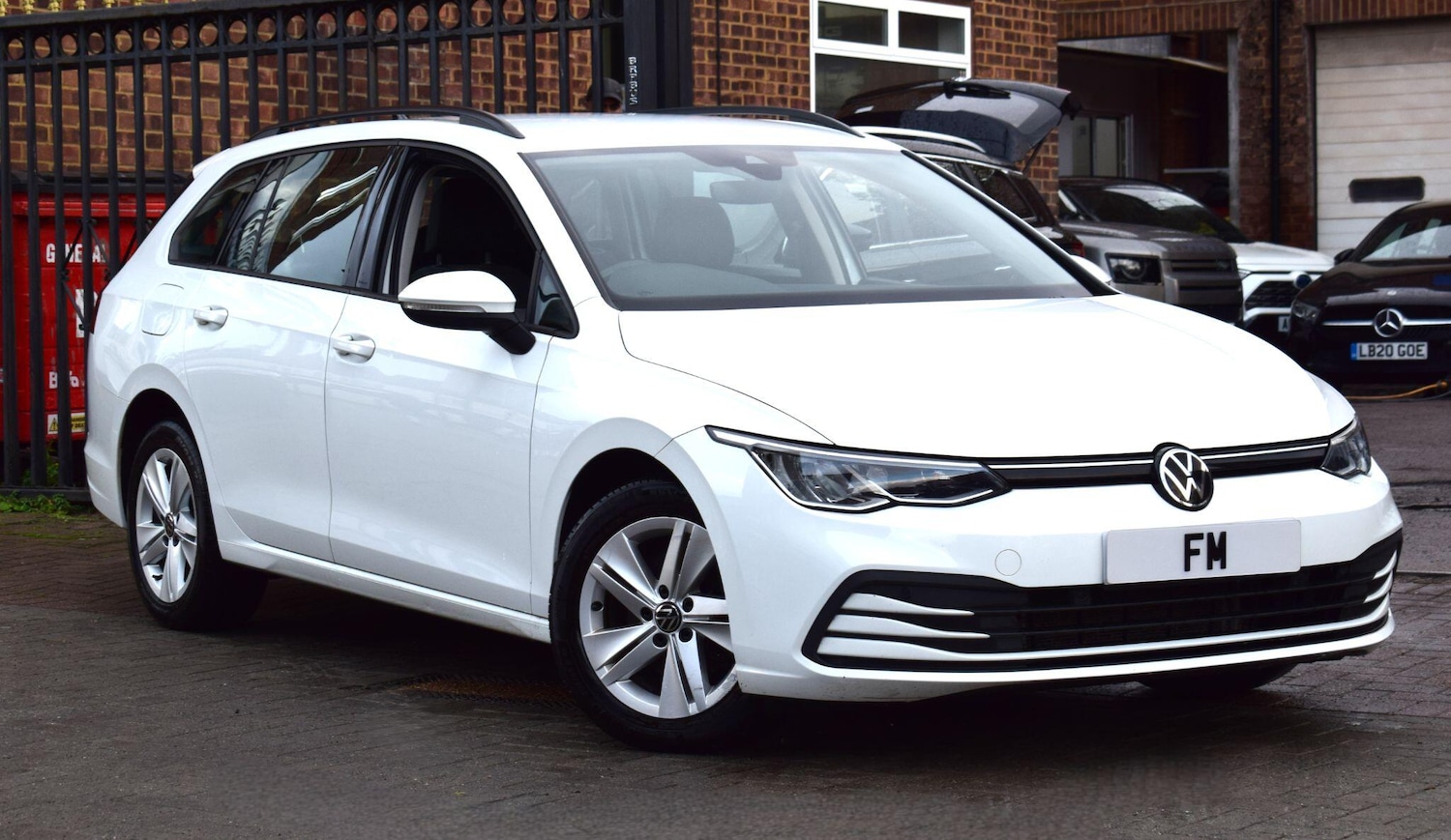 Used Volkswagen Golf 2023 for sale - 76325960: Photo 1