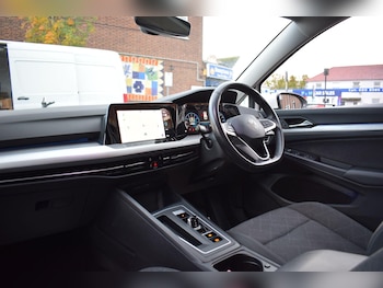 Used Volkswagen Golf 2023 for sale - 76325960: Photo 2