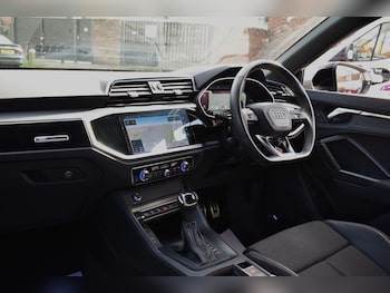 Used Audi Q3 2022 for sale - 77657463: Photo