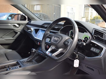 Used Audi Q3 2022 for sale - 77657463: Photo