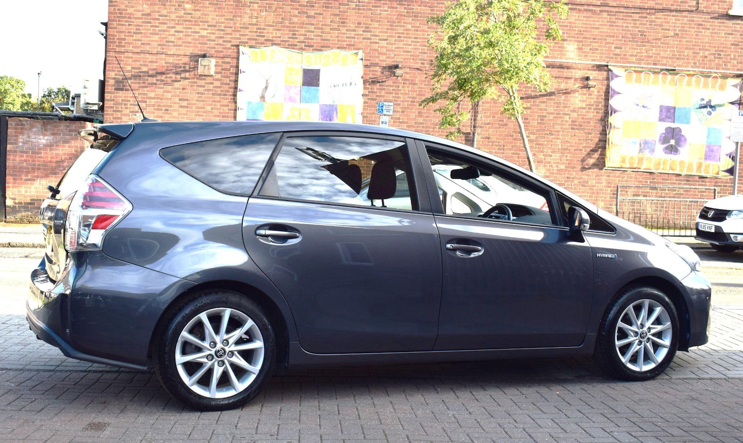 Used Toyota Prius+ 2020 for sale - 75928292: Photo 32