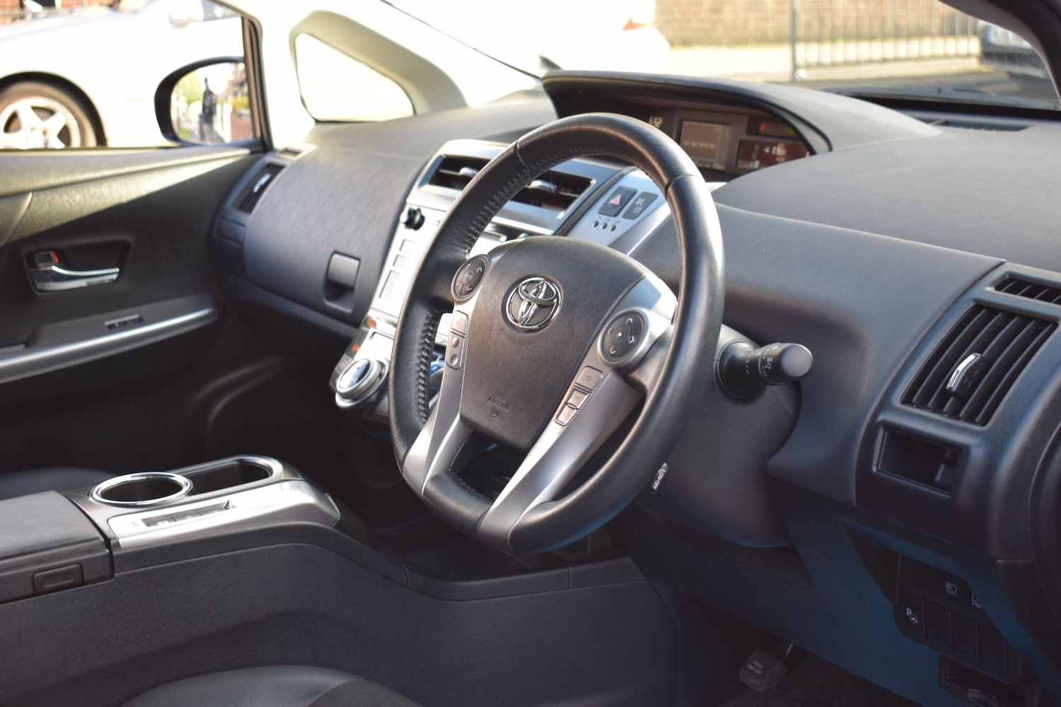 Used Toyota Prius+ 2020 for sale - 75928292: Photo 5
