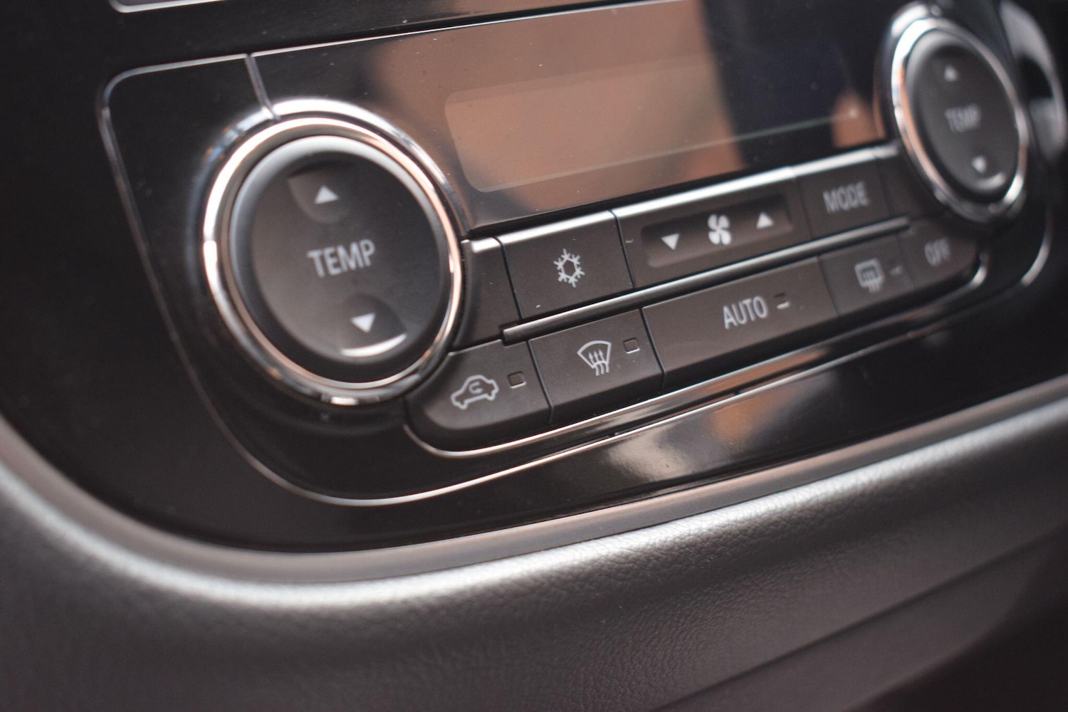 Used Mitsubishi Outlander 2018 for sale - 77840004: Photo 26