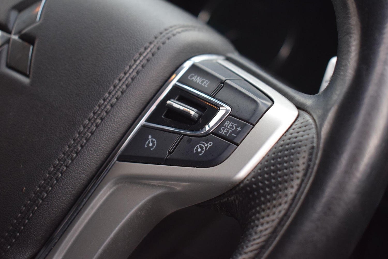 Used Mitsubishi Outlander 2018 for sale - 77840004: Photo 28