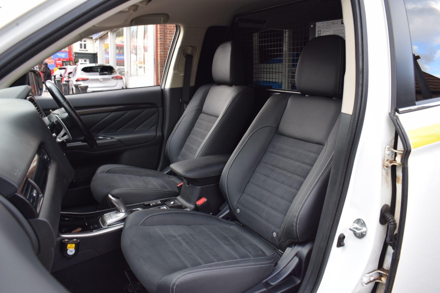 Used Mitsubishi Outlander 2018 for sale - 77840004: Photo 6