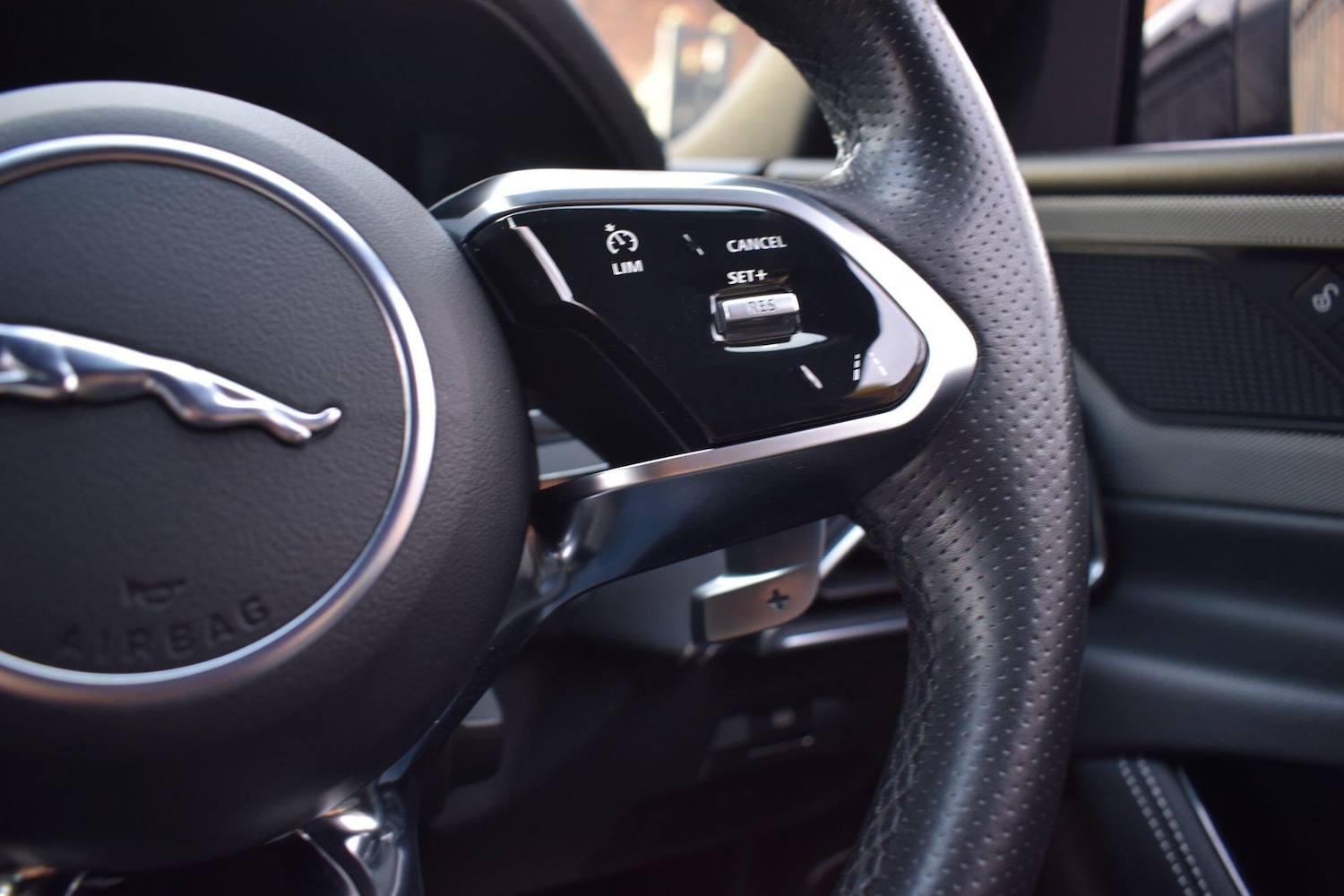 Used Jaguar XE 2020 for sale - 77029534: Photo 29