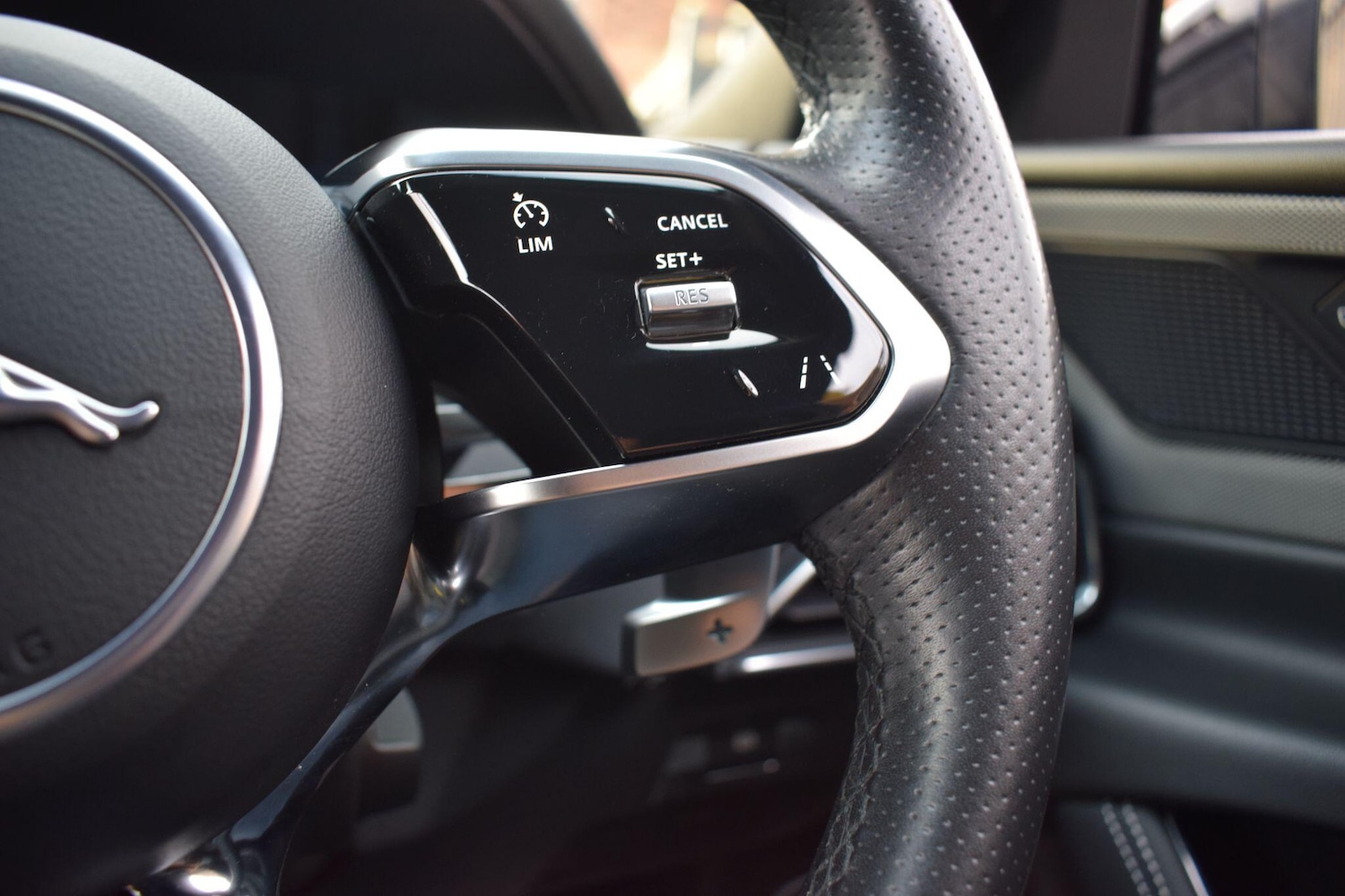 Used Jaguar XE 2020 for sale - 77029534: Photo 32