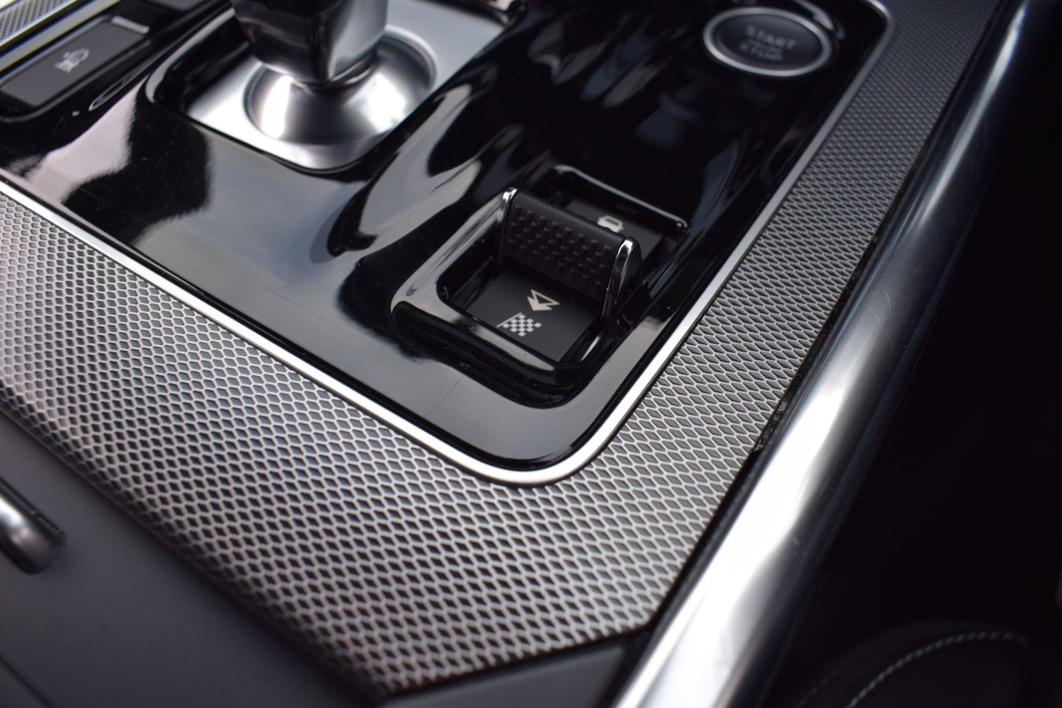 Used Jaguar XE 2020 for sale - 77029534: Photo 37