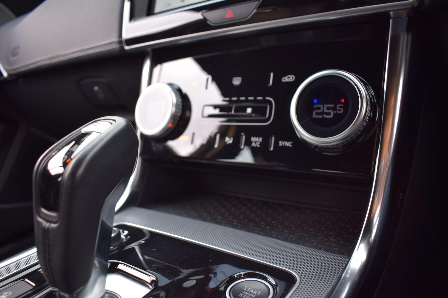 Used Jaguar XE 2020 for sale - 77029534: Photo 39