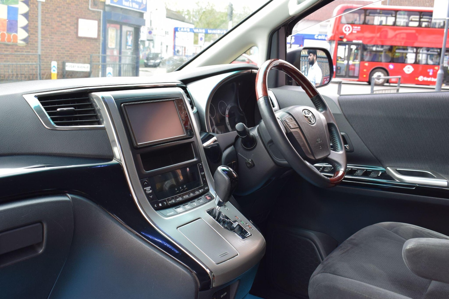 Used Toyota Alphard 2022 for sale - 78185143: Photo 2