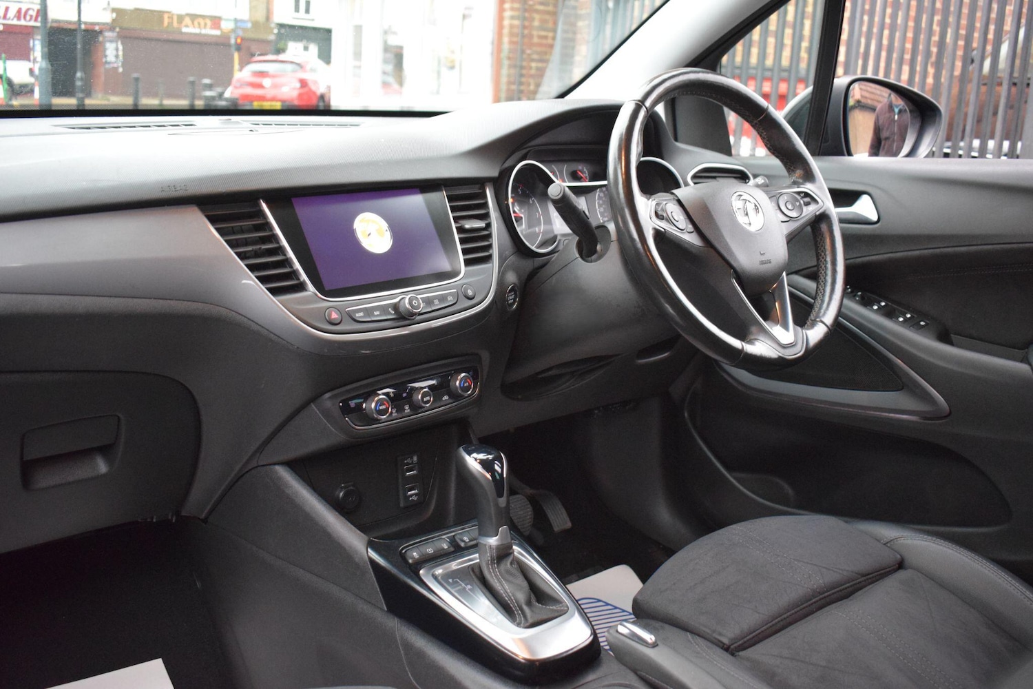 Used Vauxhall Crossland 2022 for sale - 76964744: Photo 2