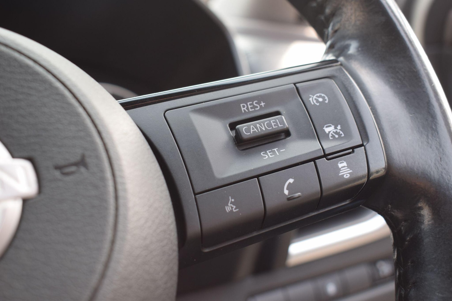 Used Nissan X-Trail 2023 for sale - 77993040: Photo 25