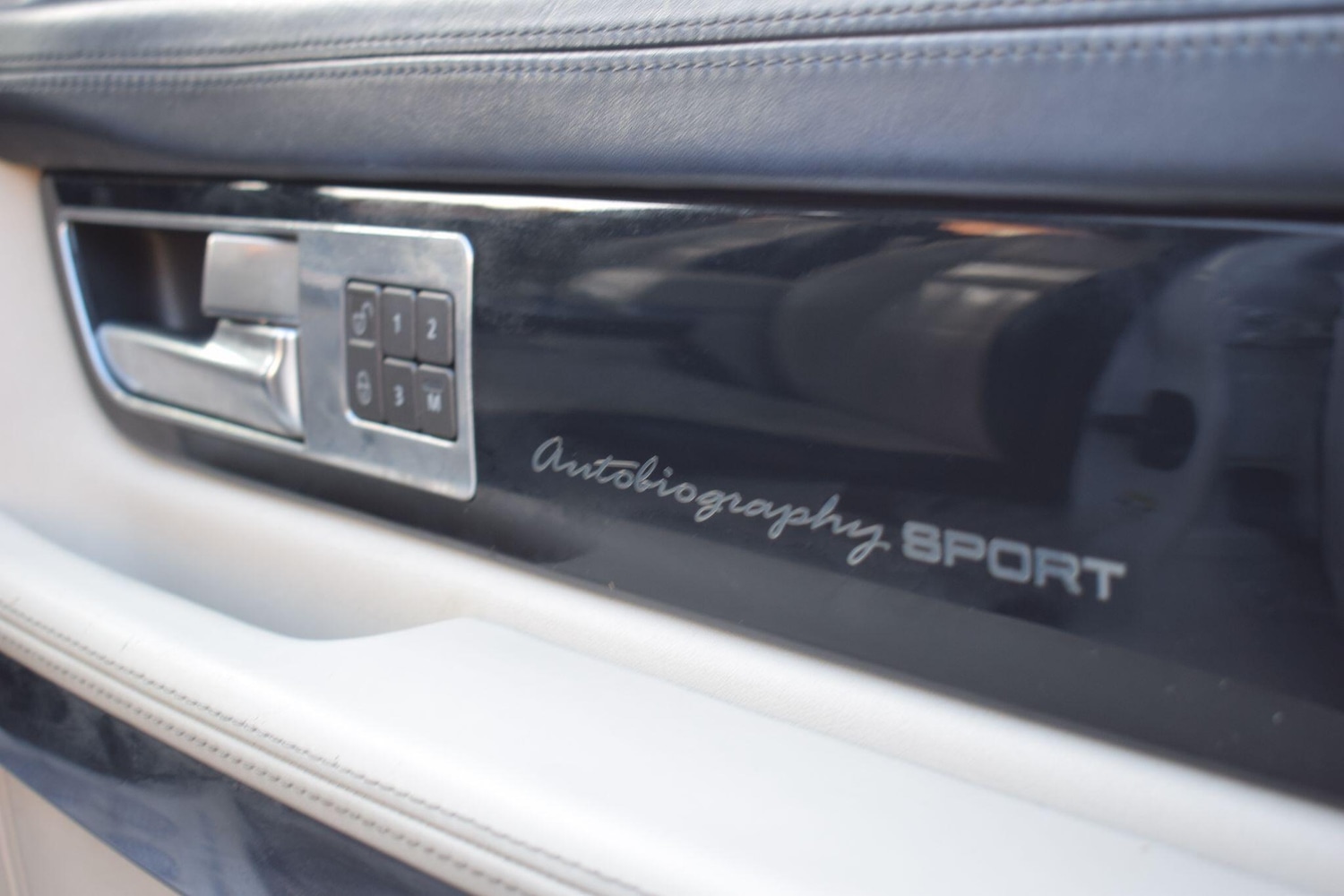 Used Land Rover Range Rover Sport 2011 for sale - 77081794: Photo 11