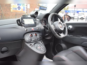 Used Abarth 695 2024 for sale - 76294715: Photo