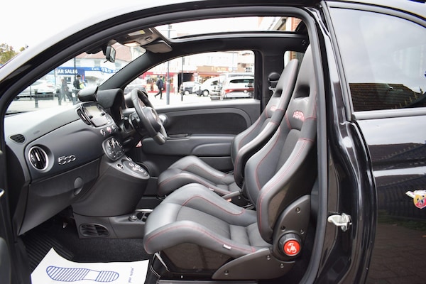 Used Abarth 695 2024 for sale - 76294715: Photo 9