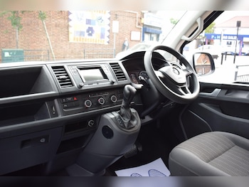 Used Volkswagen Transporter Shuttle 2019 for sale - 75623186: Photo
