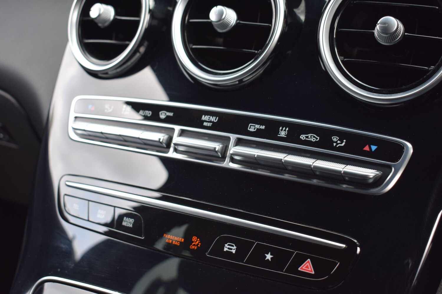 Used Mercedes-Benz GLC 2021 for sale - 76201089: Photo 31