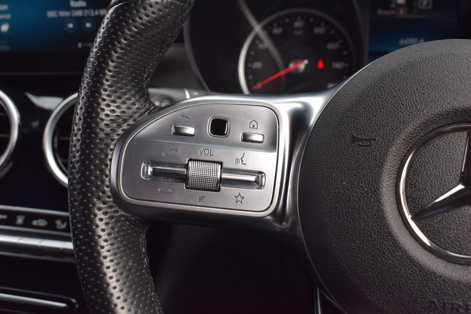 Used Mercedes-Benz GLC 2021 for sale - 76201089: Photo 36