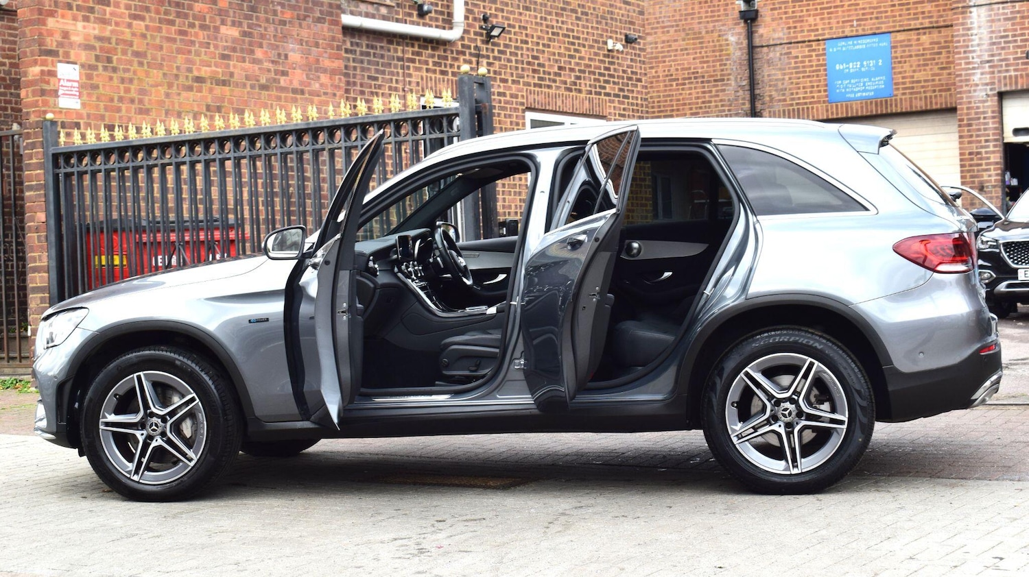 Used Mercedes-Benz GLC 2021 for sale - 76201089: Photo 8