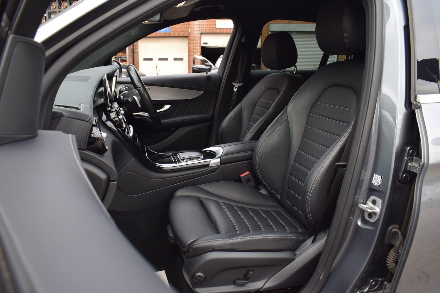 Used Mercedes-Benz GLC 2021 for sale - 76201089: Photo 9